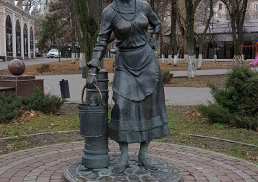 Памятник водопроводу, Достопримечательности