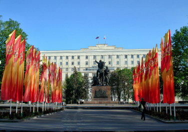 Площадь Советов, Достопримечательности