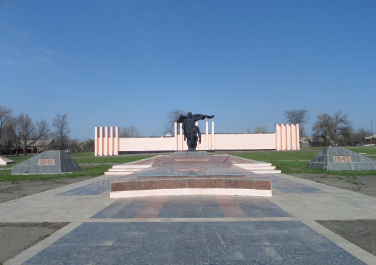 Новошахтинск, Мемориал «Раненый солдат»