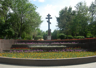 Новочеркасск, поклонный крест на Троицкой площади, Достопримечательности