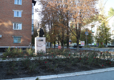 Гуково, Памятник Димитрову