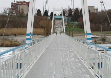 Пешеходный мост через Азовку, Современные, Цветные, Профессиональные, Пасмурно, Достопримечательности