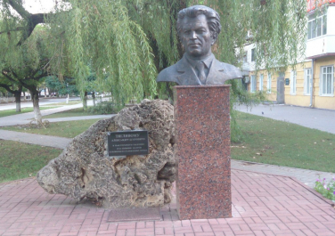Волгодонск, памятник Тягливому