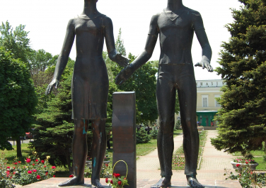 Таганрог, Памятник таганрогским подпольщикам «Клятва юности», Достопримечательности