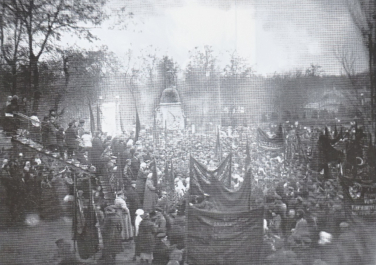 Открытие памятника, посвященного жертвам революции в 1922 году., Достопримечательности