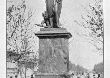 Памятник Императору Александру I, Достопримечательности