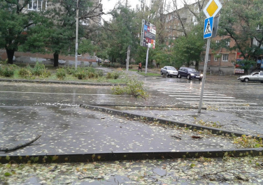 Последствия Урагана,  улица Ивана Голубца, Таганрог
