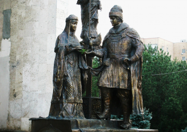 Батайск, Памятник святым Петру и Февронии