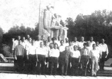 Снимок на память о строительстве мемориала Клятва поколений.