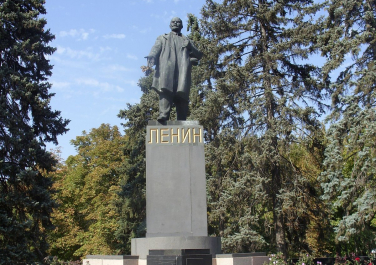Памятник Владимиру Ленину (у входа в парк им. М. Горького) (Ростов-на-Дону)