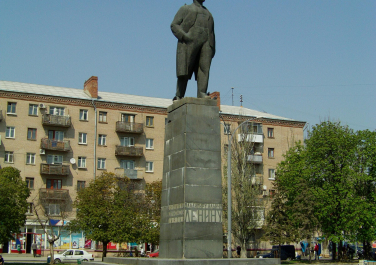 Памятник Ленину (на площади Ленина)