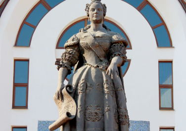 Памятник Елизавете Петровне