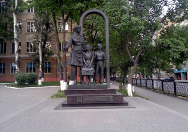 Памятник учительнице (Ростов-на-Дону)