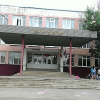  Школа № 104, бульвар Комарова, 9/5