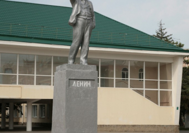 Азов, памятник В.И. Ленину