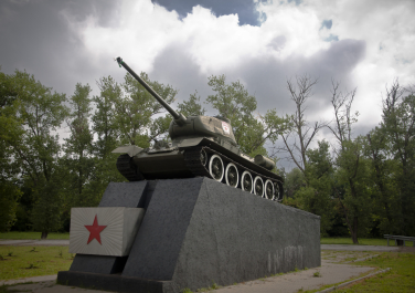 Егорлыкская, памятник танкистам освободителям