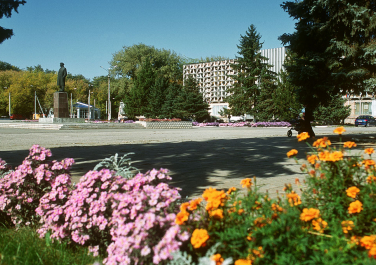 Зерноград, Площадь