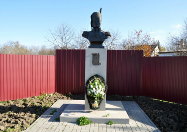 Кагальницкая, памятник Платову