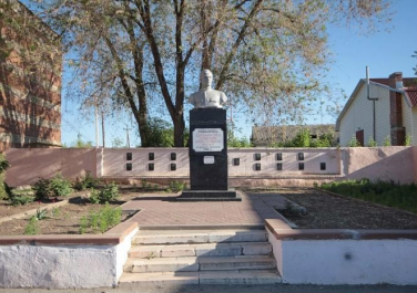 Большая Мартыновка, Памятник комбригу Ситникову