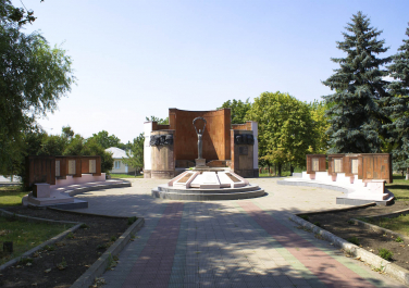Чалтырь, Памятник павшим в ВОВ