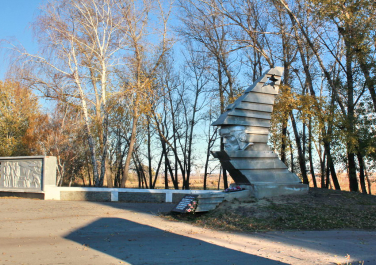 Обливская, Памятник летчику Дивиченко